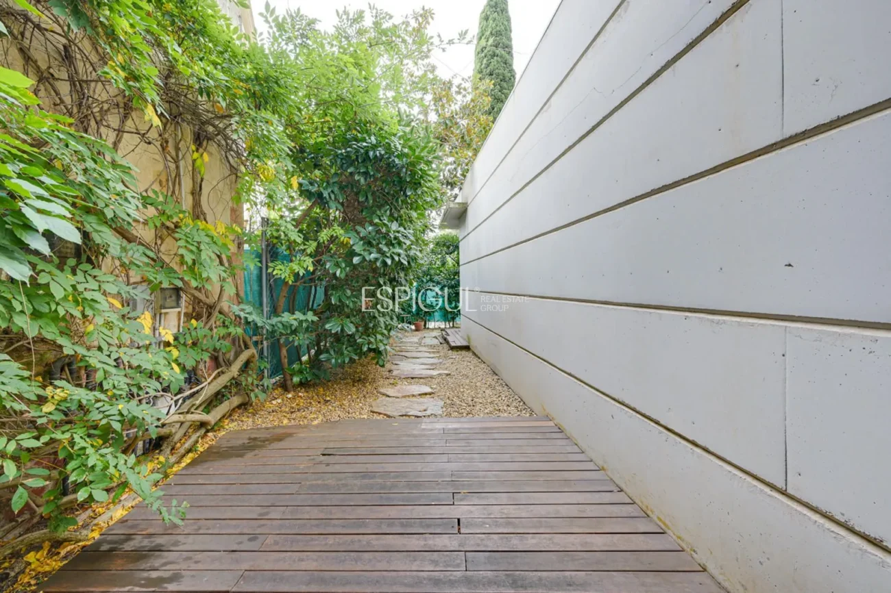 Freistehendes Haus in Tiana: Helligkeit und Komfort auf einer Ebene