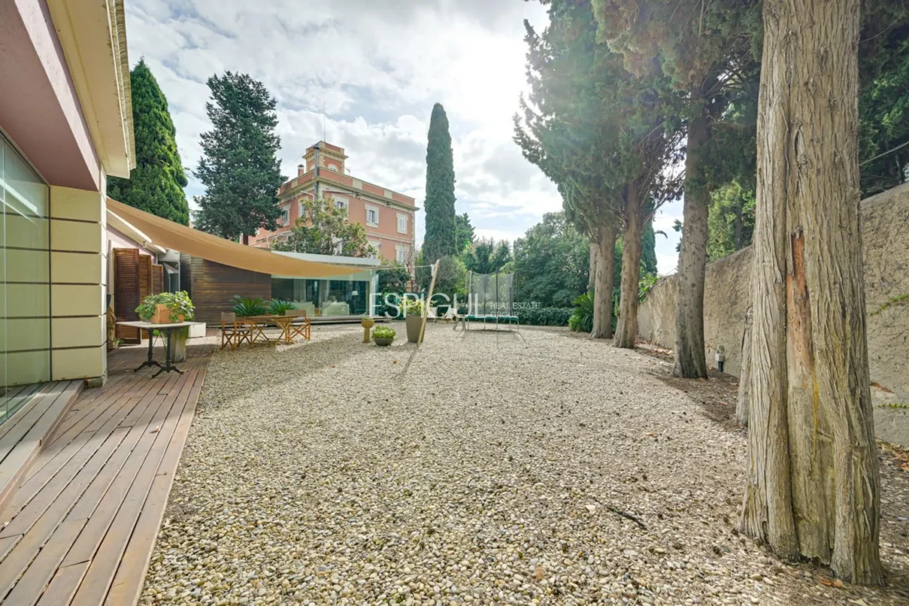 Casa independiente en Tiana: luminosidad y comodidad en una sola planta