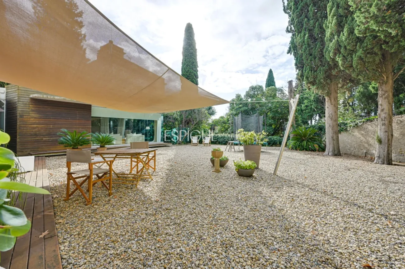 Casa independiente en Tiana: luminosidad y comodidad en una sola planta