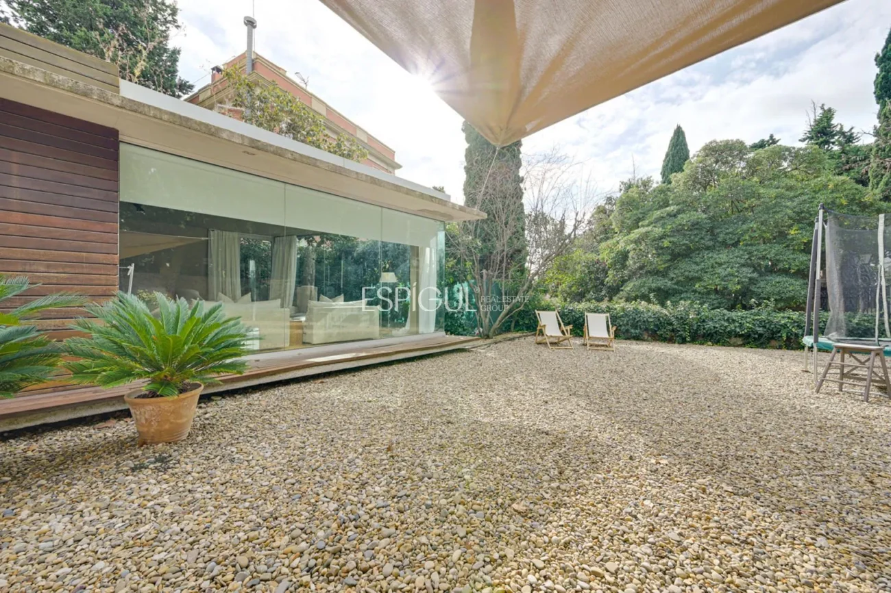 Freistehendes Haus in Tiana: Helligkeit und Komfort auf einer Ebene