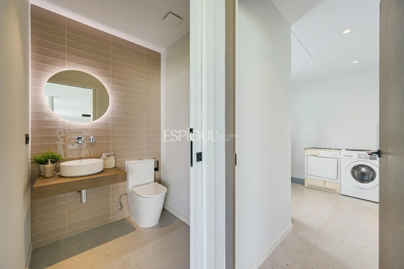 Elegante villa con vistas al campo de golf y a la montaña en una ubicación privilegiada