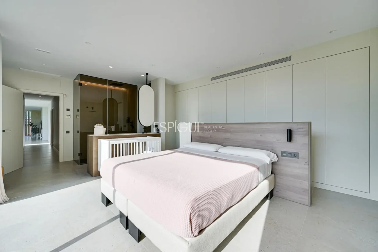 Elegante villa con vistas al campo de golf y a la montaña en una ubicación privilegiada