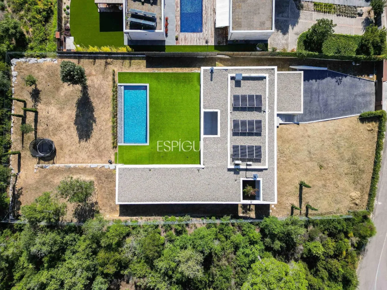 Elegante villa con vistas al campo de golf y a la montaña en una ubicación privilegiada