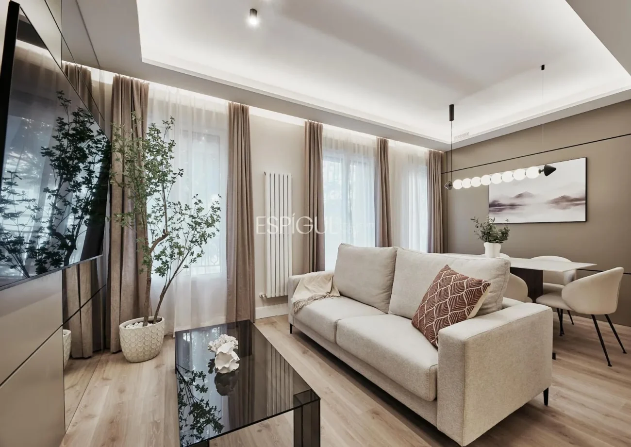 Elegant exterior home on Calle Conde de Peñalver