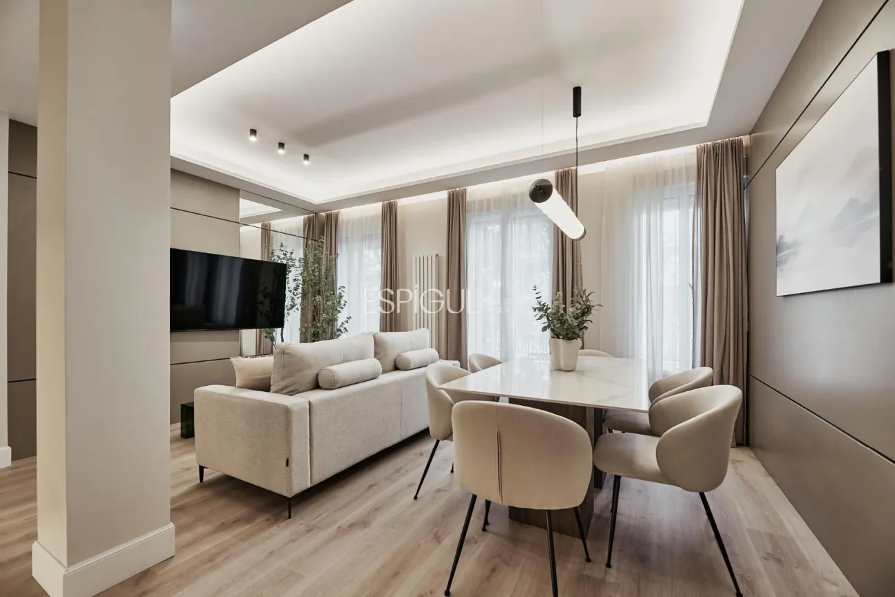 Elegant exterior home on Calle Conde de Peñalver