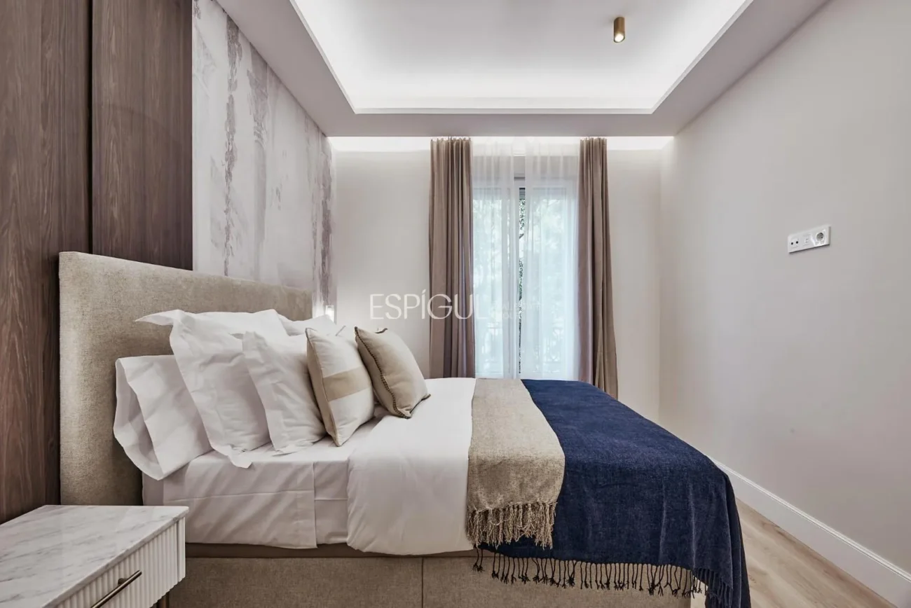 Elegant exterior home on Calle Conde de Peñalver