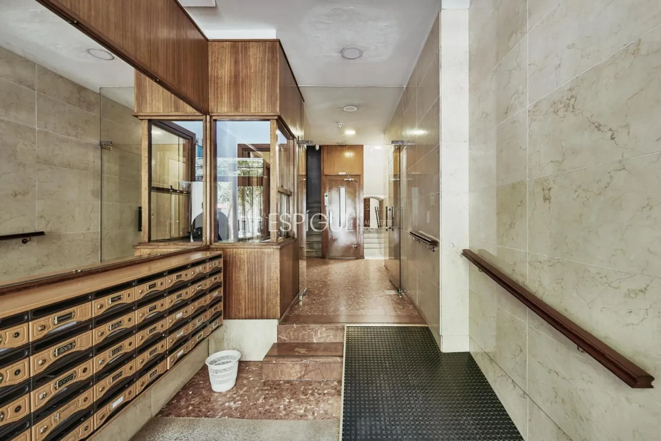Elegant exterior home on Calle Conde de Peñalver