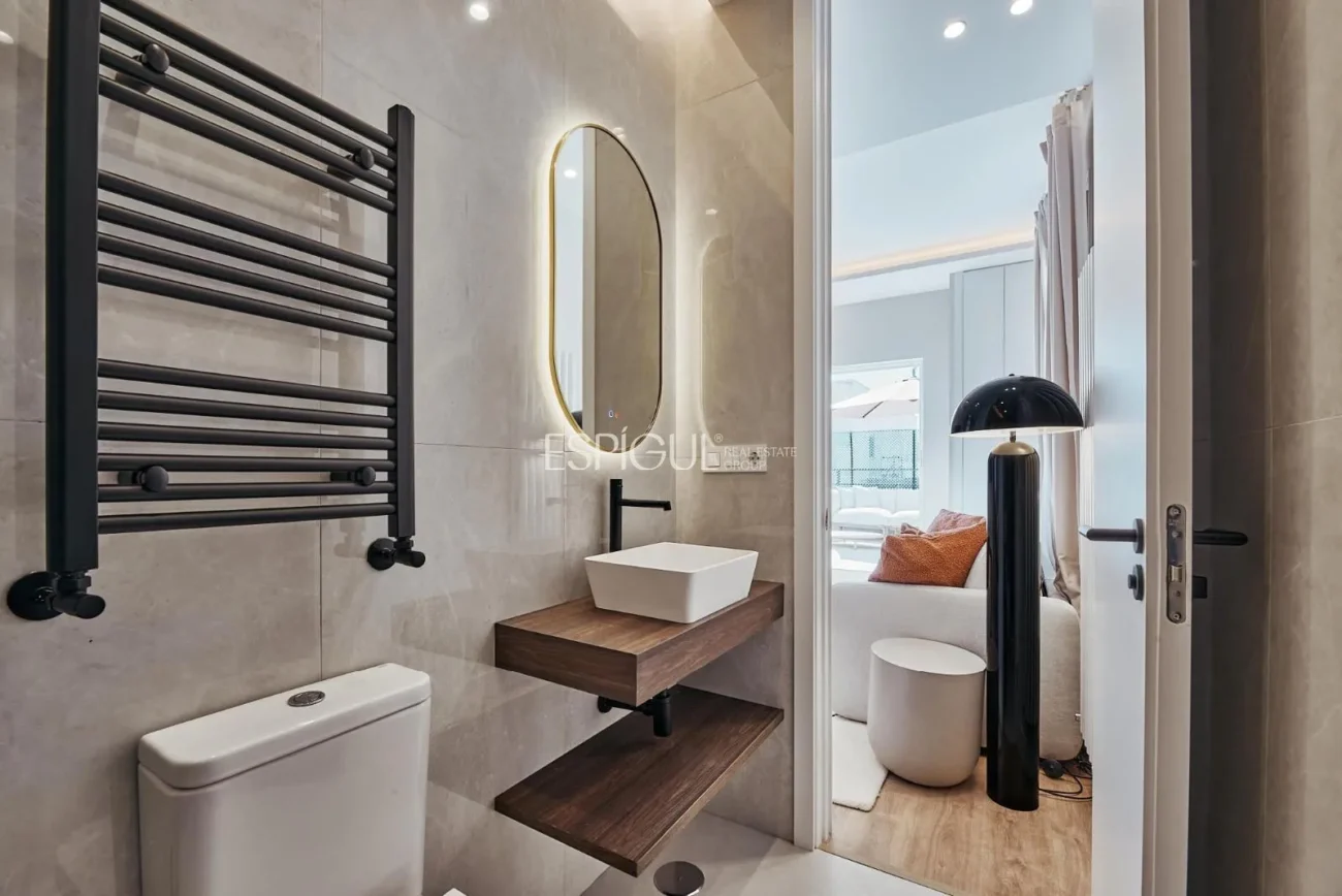 Charmantes, renoviertes Penthouse im sechsten Stock eines Außengebäudes in der Calle Espartinas