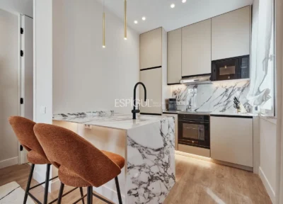 Charmantes, renoviertes Penthouse im sechsten Stock eines Außengebäudes in der Calle Espartinas