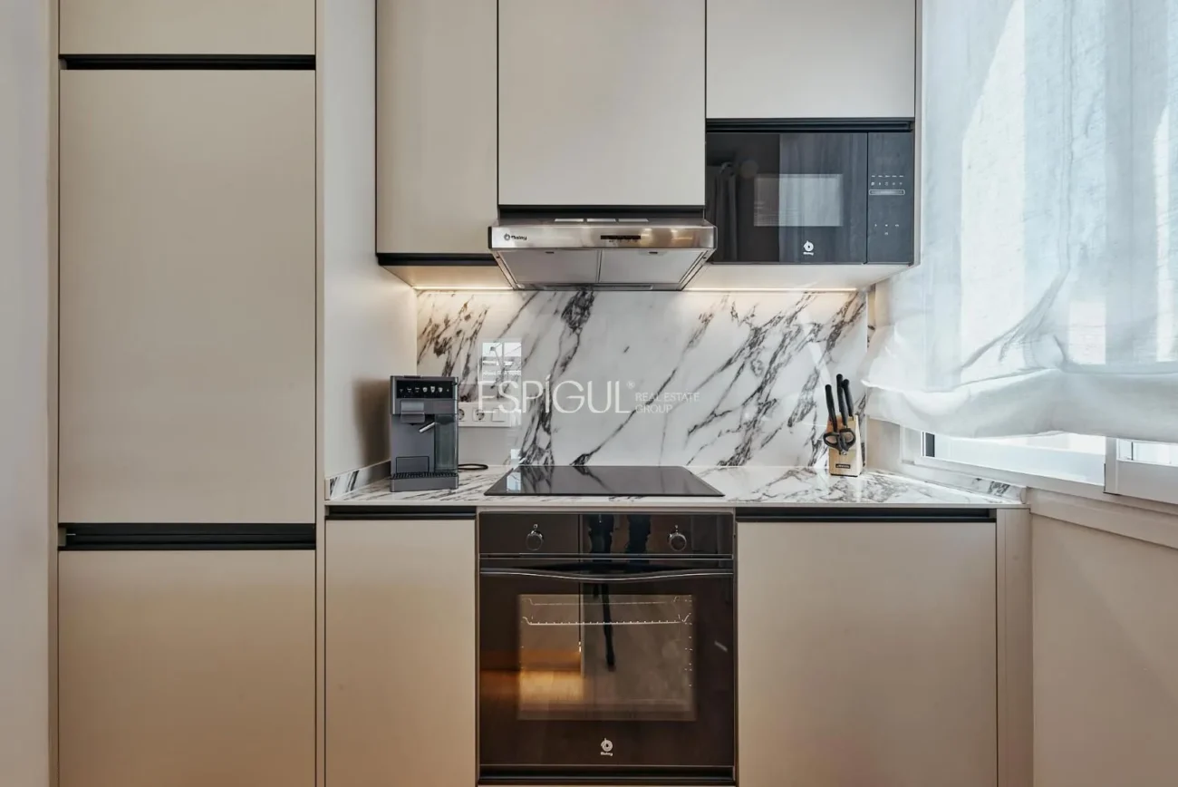 Charmantes, renoviertes Penthouse im sechsten Stock eines Außengebäudes in der Calle Espartinas