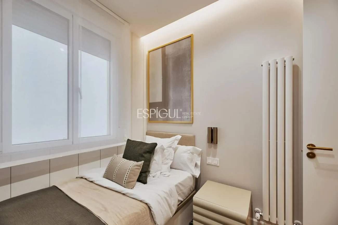 Charming renovated apartment on Calle General Pardiñas, Lista