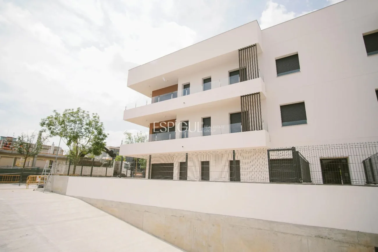 Estrena planta baja con gran jardín – Terrazas de Vilablareix