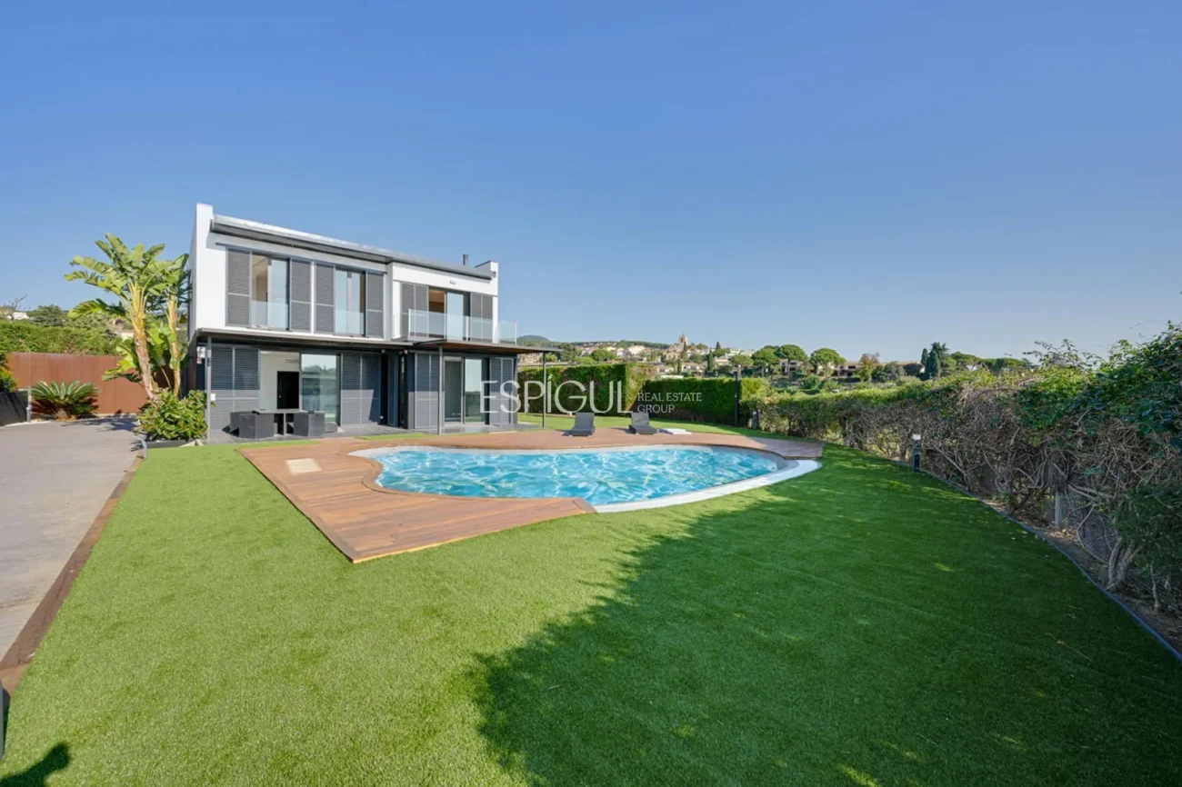 Exclusive Property by the Golf Course of Sant Vicenç de Montalt