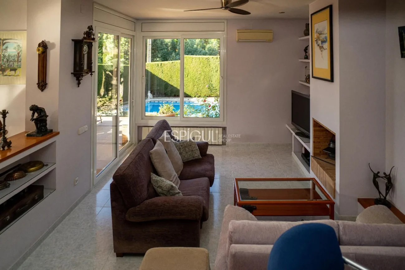 Exclusive Villa with Pool in the Heart of Mont-Ras