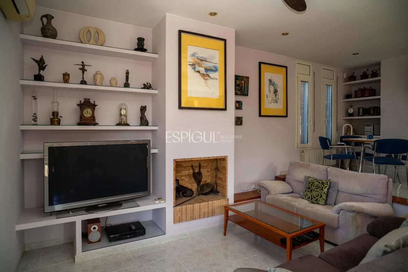 Exclusive Villa with Pool in the Heart of Mont-Ras