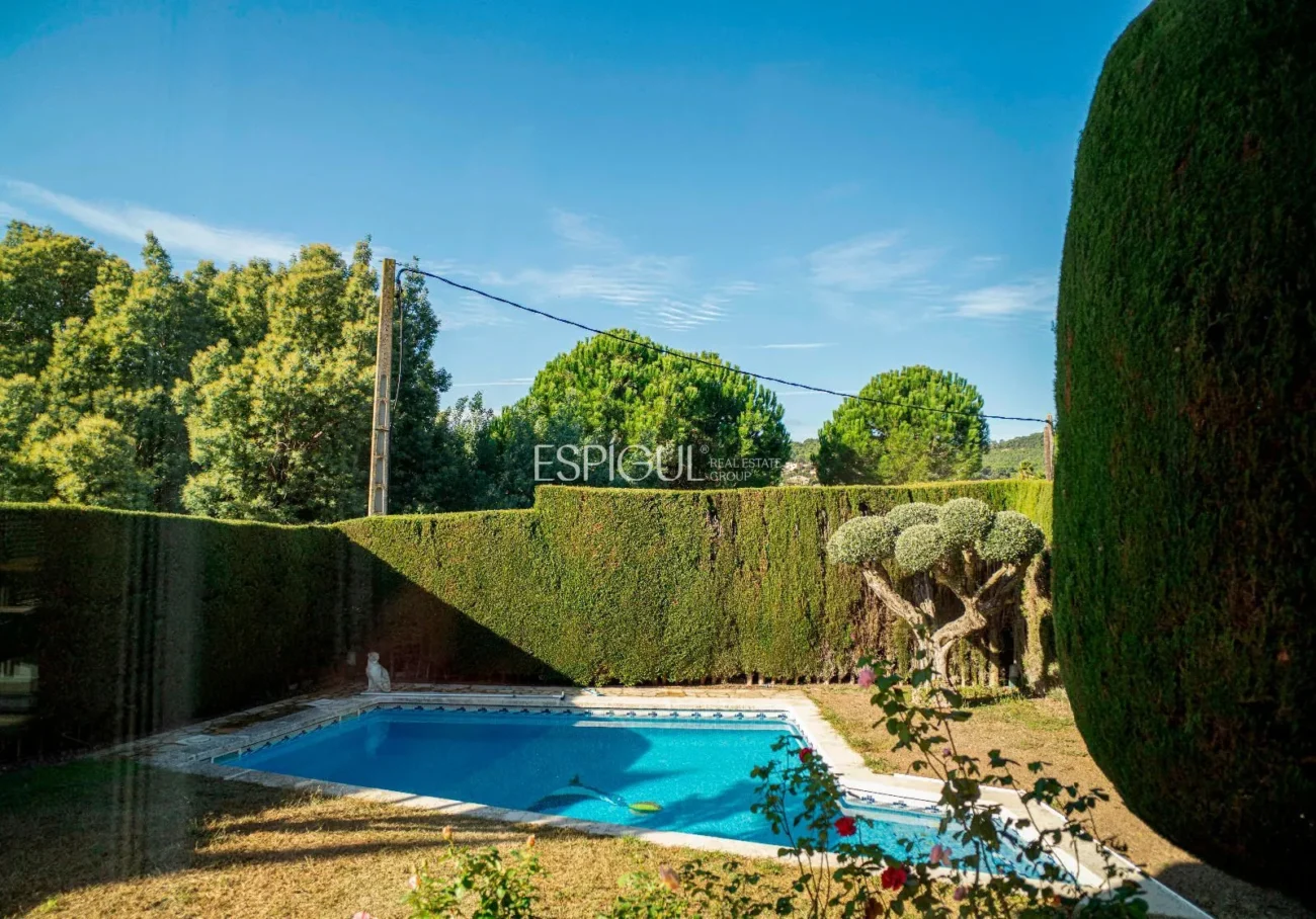 Exclusive Villa with Pool in the Heart of Mont-Ras