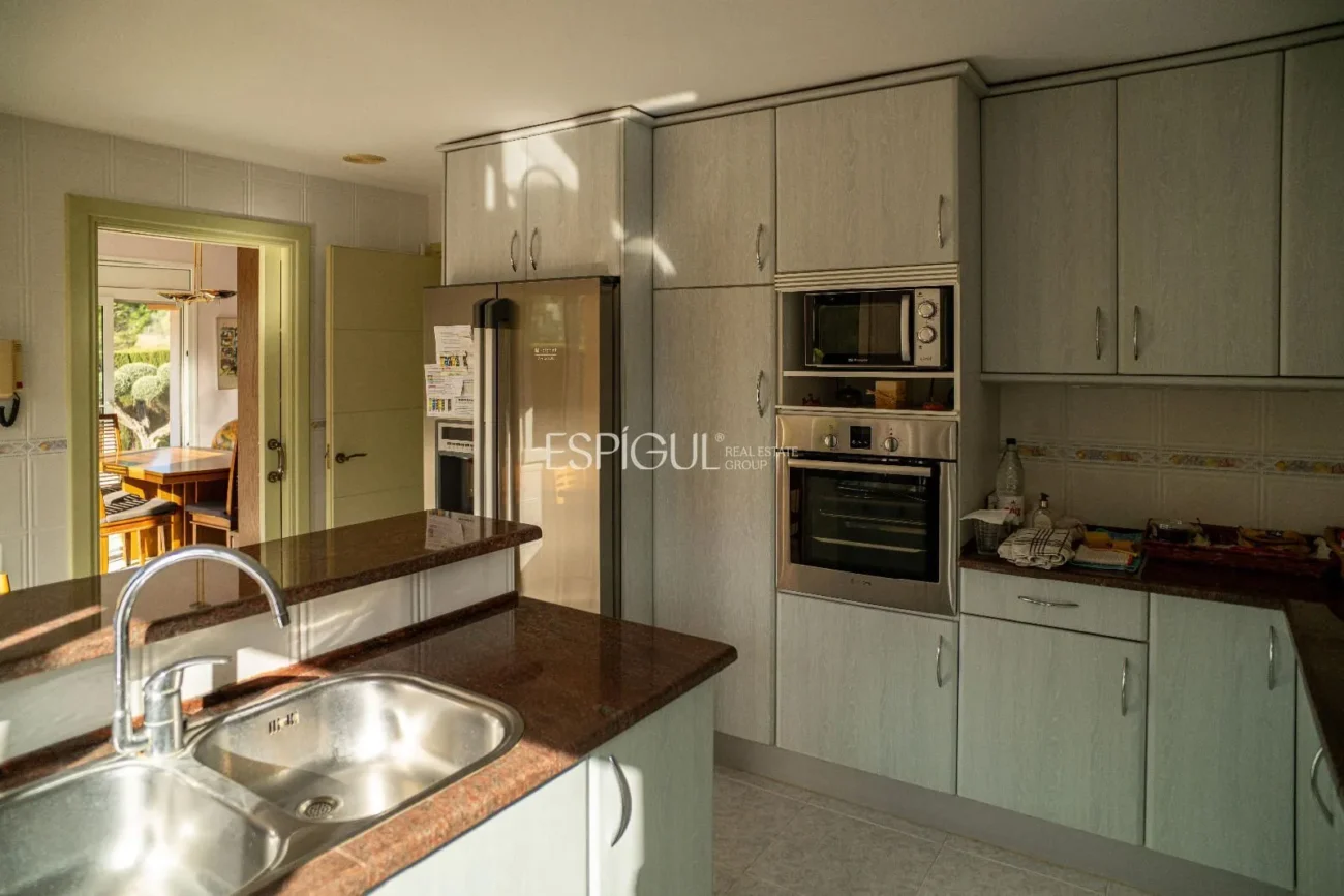 Exclusive Villa with Pool in the Heart of Mont-Ras