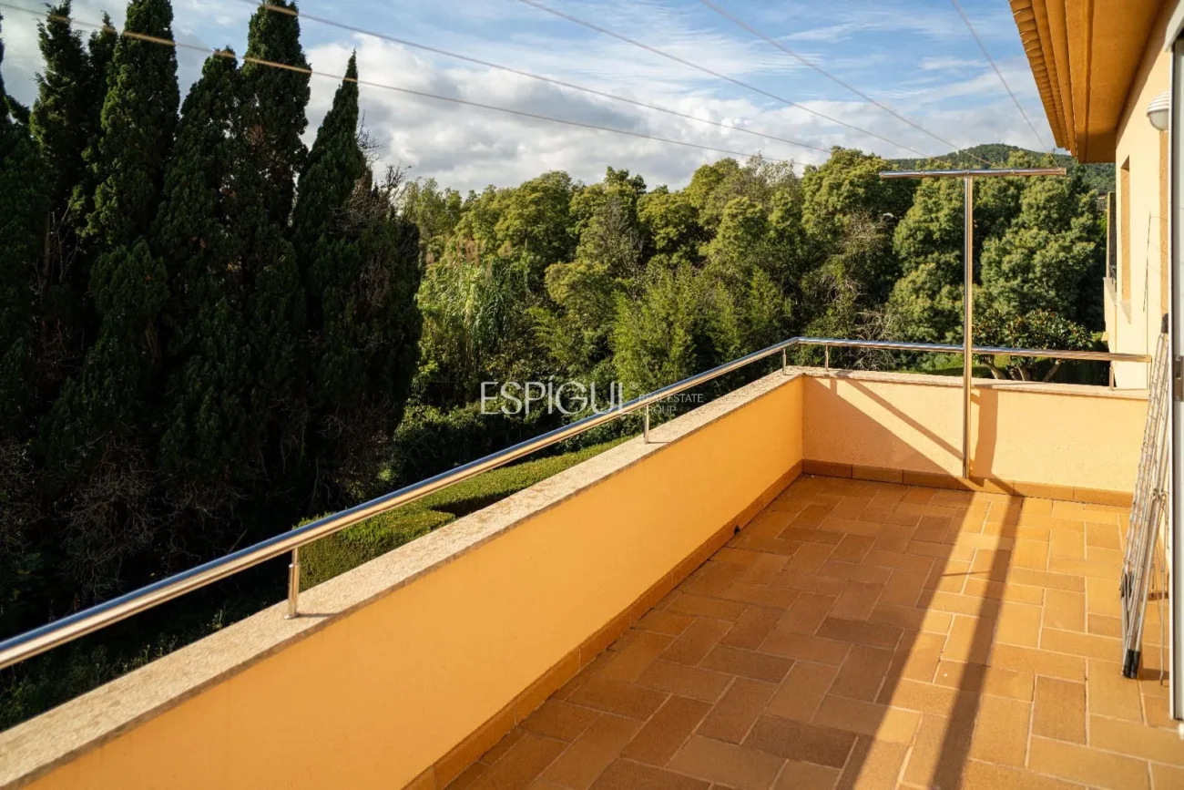 Exclusive Villa with Pool in the Heart of Mont-Ras