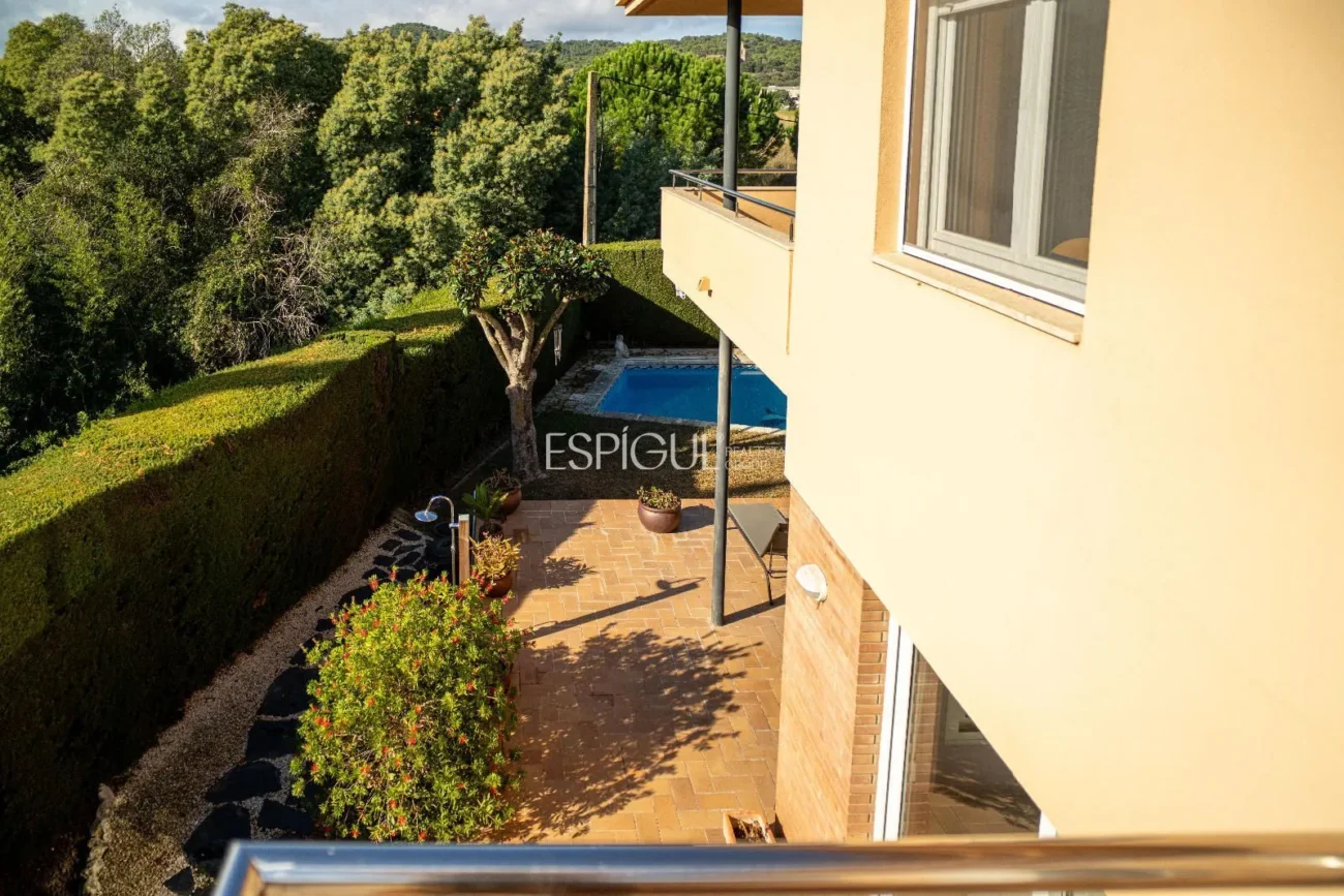 Exclusive Villa with Pool in the Heart of Mont-Ras