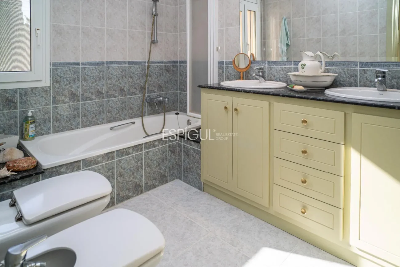 Exclusive Villa with Pool in the Heart of Mont-Ras