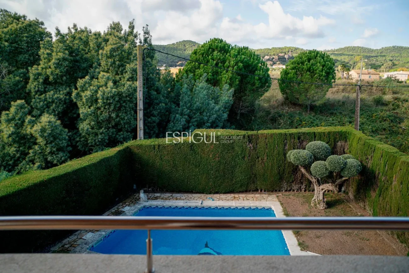 Exclusive Villa with Pool in the Heart of Mont-Ras