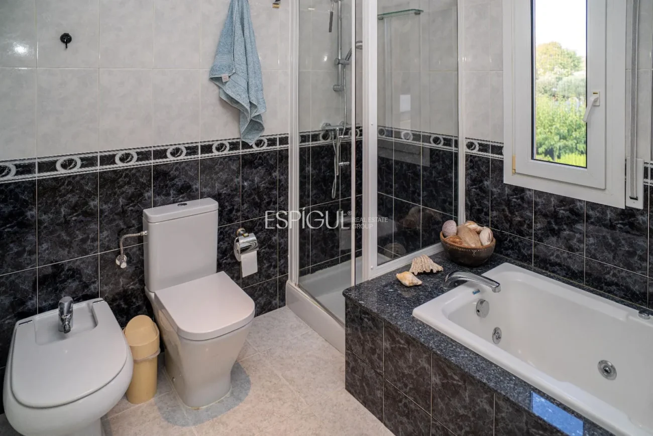 Exclusive Villa with Pool in the Heart of Mont-Ras