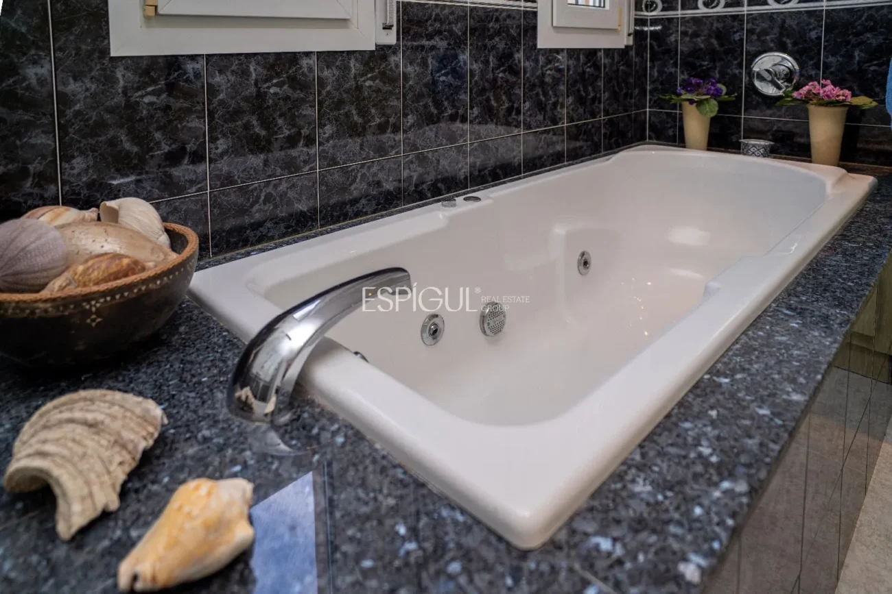 Exclusive Villa with Pool in the Heart of Mont-Ras