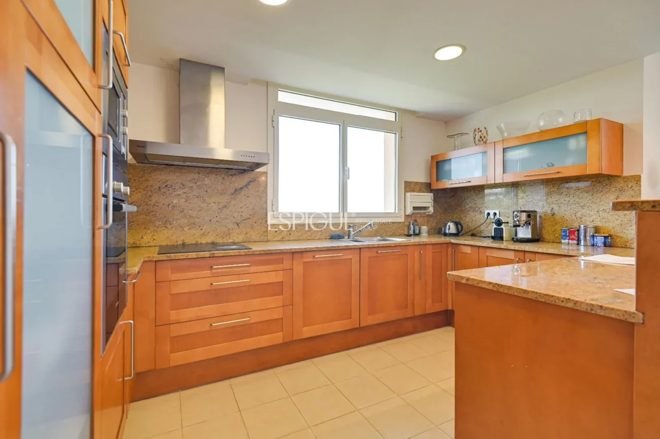 Exclusiva vila amb piscina i vistes panoràmiques a Platja d’Aro