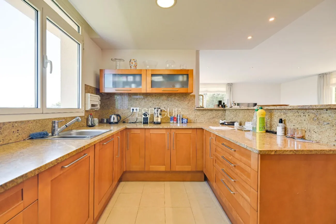 Exclusiva vila amb piscina i vistes panoràmiques a Platja d’Aro