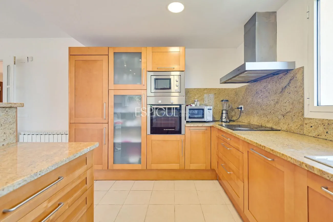 Exclusiva vila amb piscina i vistes panoràmiques a Platja d’Aro