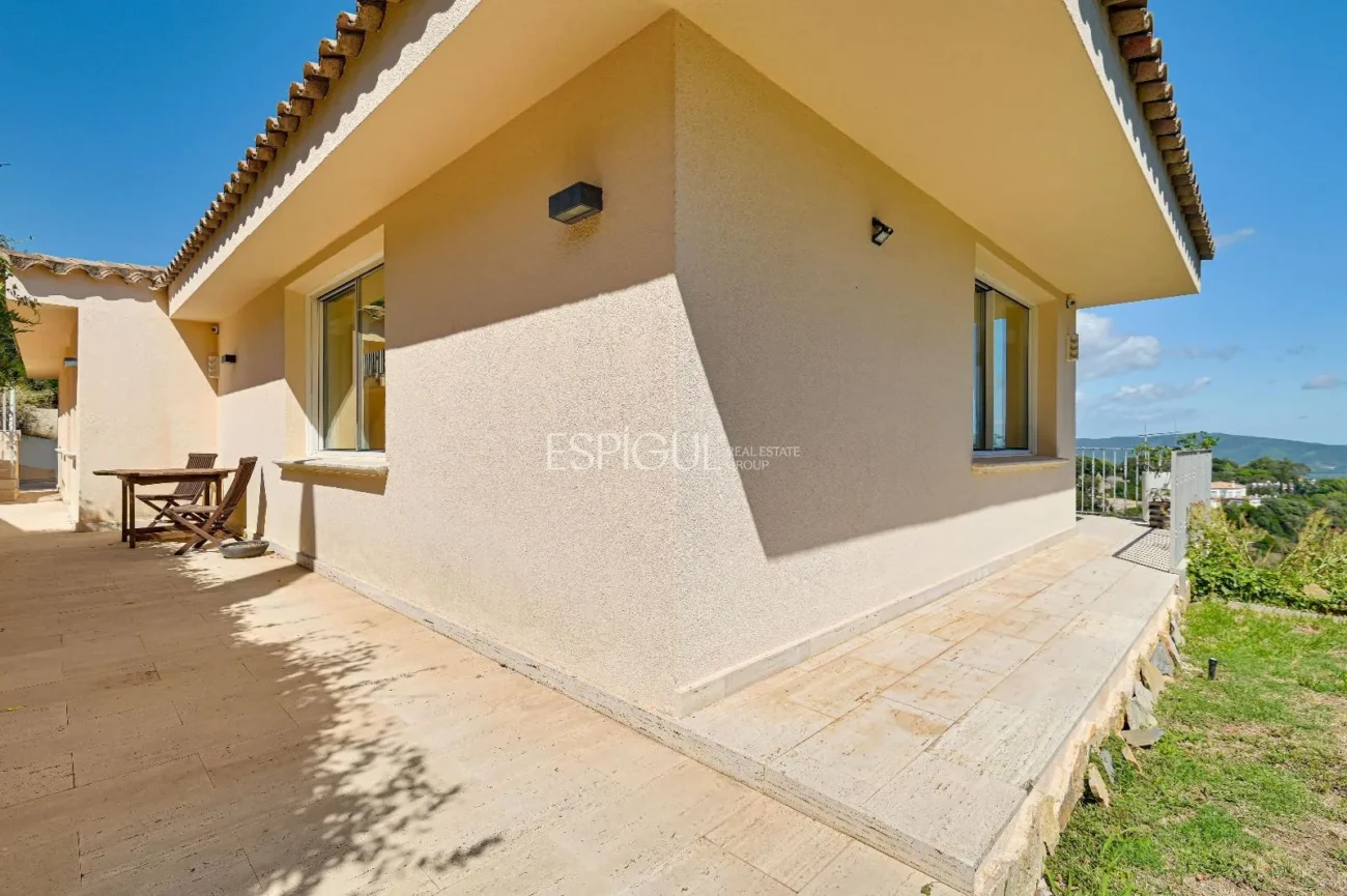 Vila exclusiva amb piscina i vistes panoràmiques a Platja d’Aro