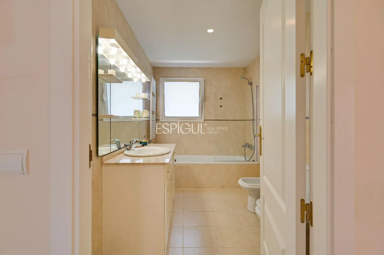 Exclusiva vila amb piscina i vistes panoràmiques a Platja d’Aro