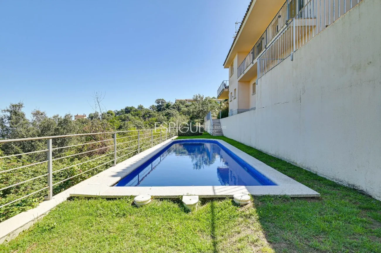 Vila exclusiva amb piscina i vistes panoràmiques a Platja d’Aro