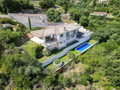 Vila exclusiva amb piscina i vistes panoràmiques a Platja d’Aro