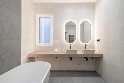 Logement exclusif à Sol avec 3 chambres et 3 salles de bain