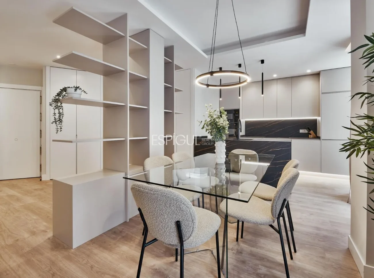 Logement extérieur exclusif dans la rue Alcántara