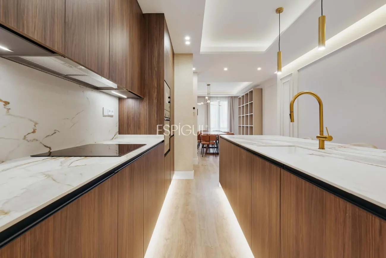 Appartement rénové exclusif à vendre dans la rue Goya