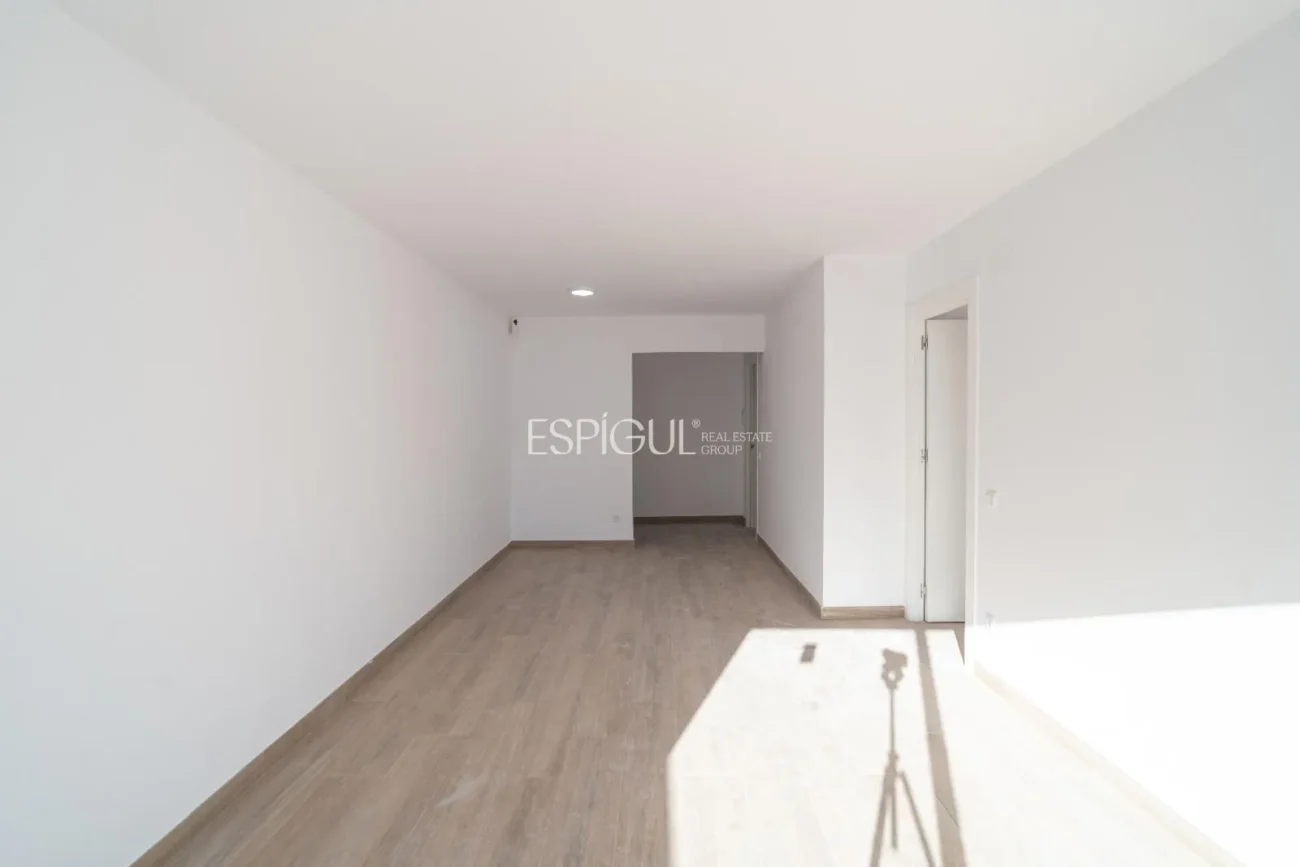 Exklusive, komplett renovierte Wohnung im Zentrum von Salt