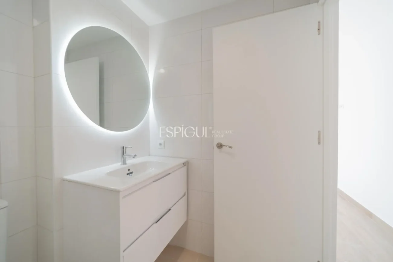 Exklusive, komplett renovierte Wohnung im Zentrum von Salt