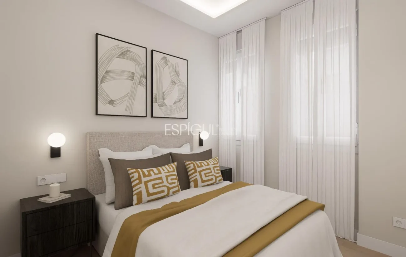 Exclusive renovated apartment on Calle Montesa