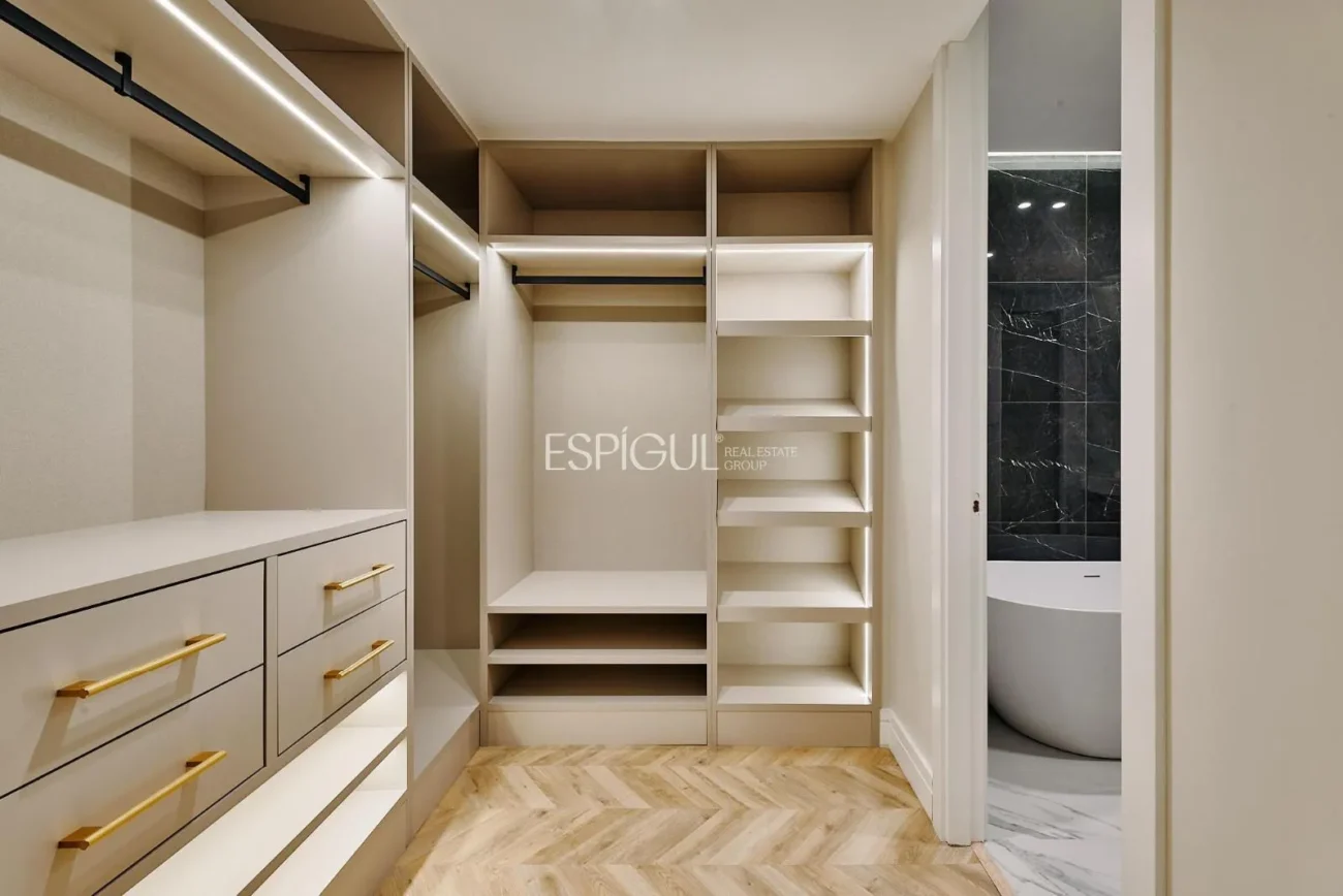 Pis impecable amb balcó a Diego de León, Barri de Salamanca