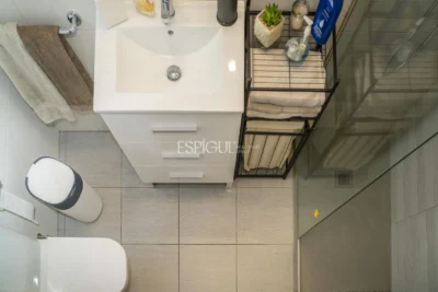 Helle Zweizimmerwohnung mit Terrasse im Zentrum von Girona