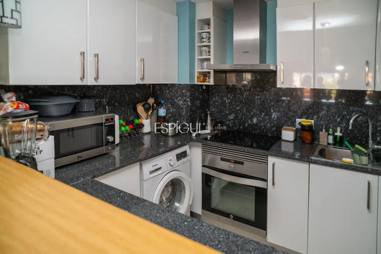 Helle Zweizimmerwohnung mit Terrasse im Zentrum von Girona