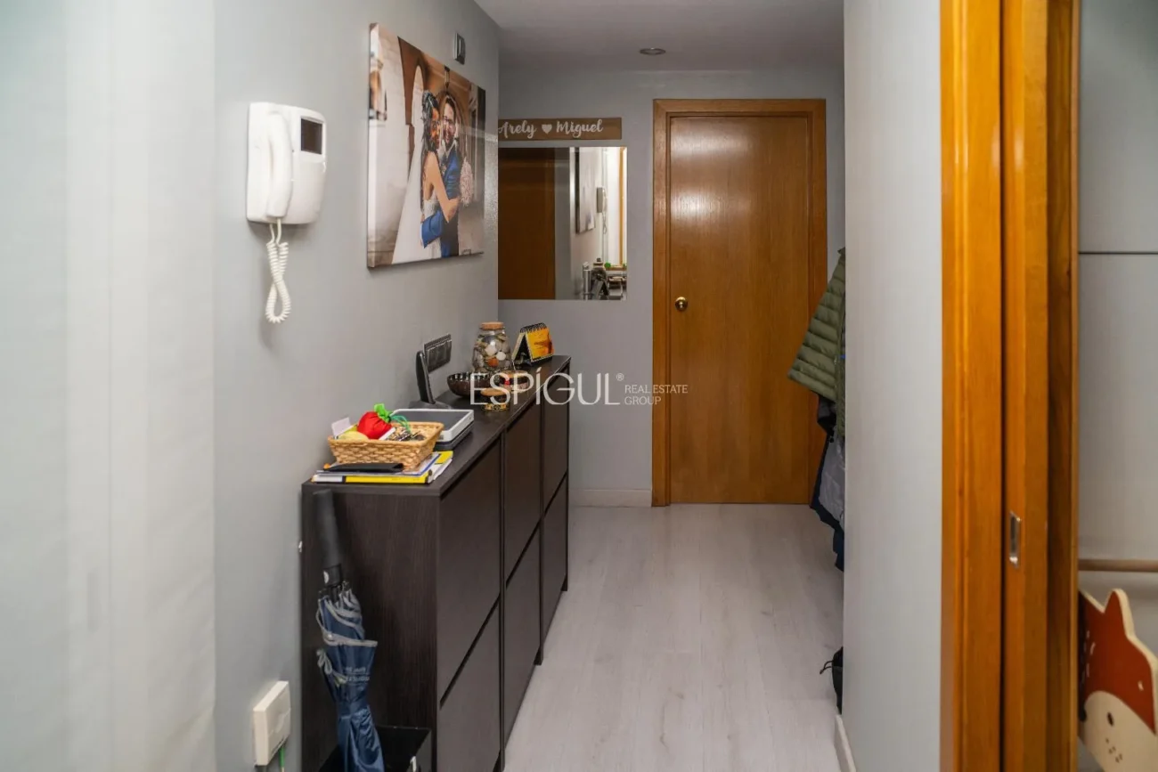 Helle Zweizimmerwohnung mit Terrasse im Zentrum von Girona