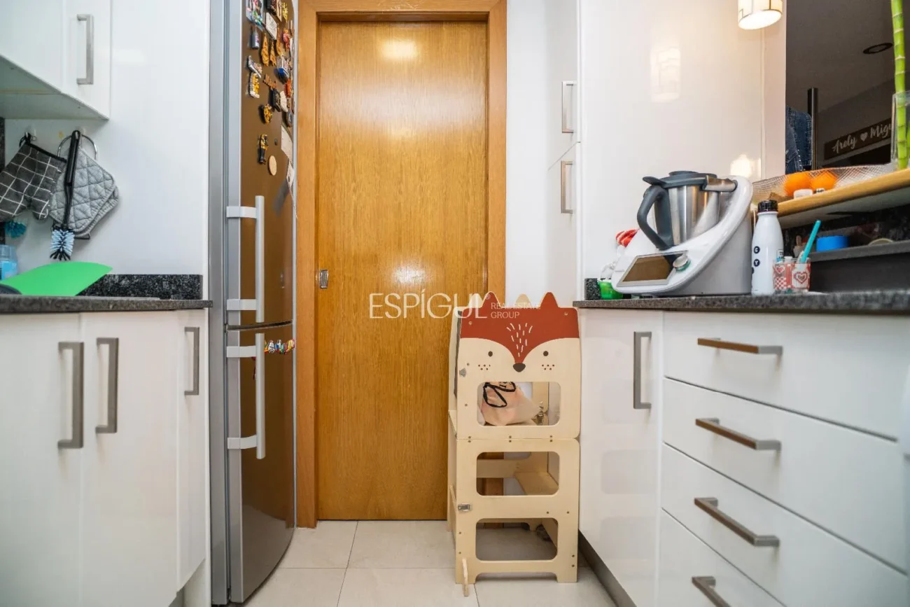 Helle Zweizimmerwohnung mit Terrasse im Zentrum von Girona