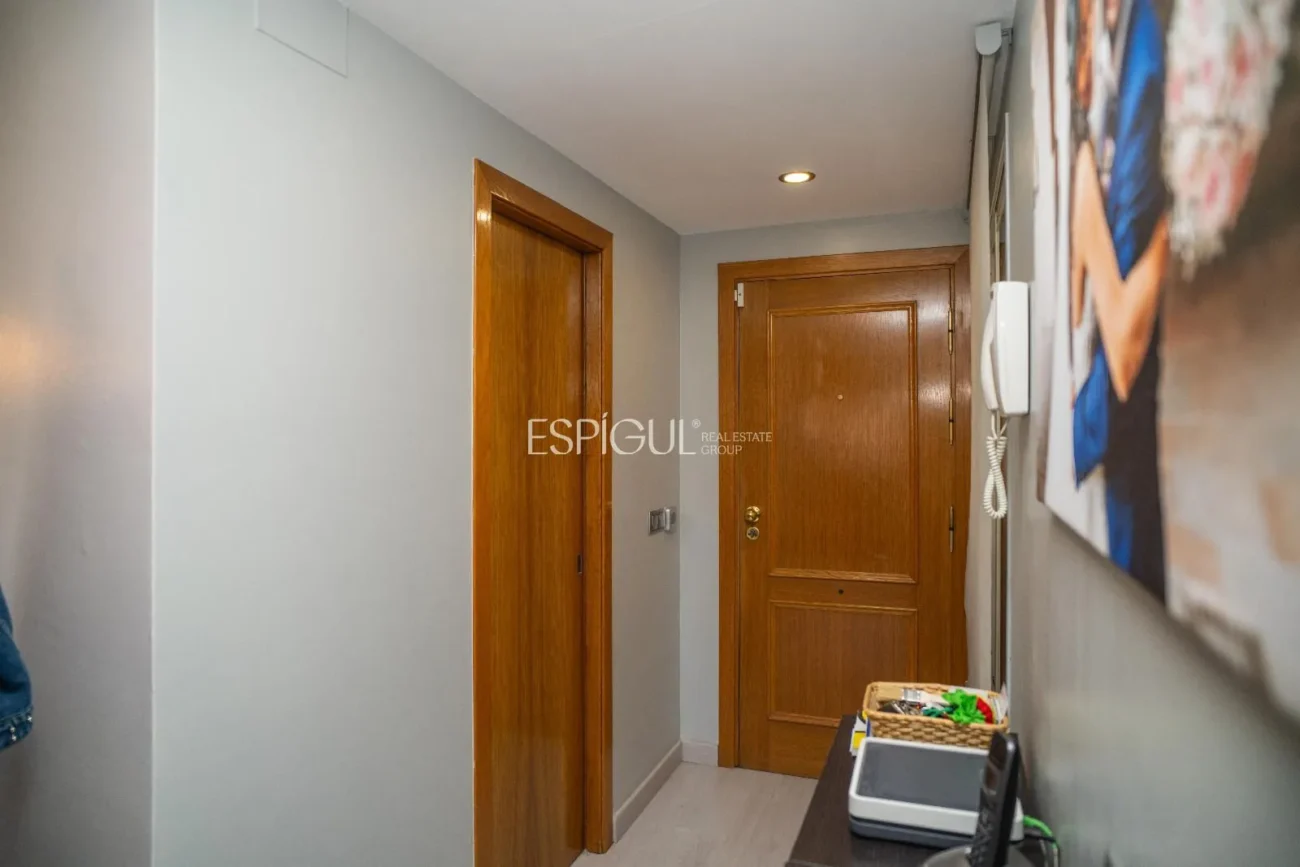 Helle Zweizimmerwohnung mit Terrasse im Zentrum von Girona