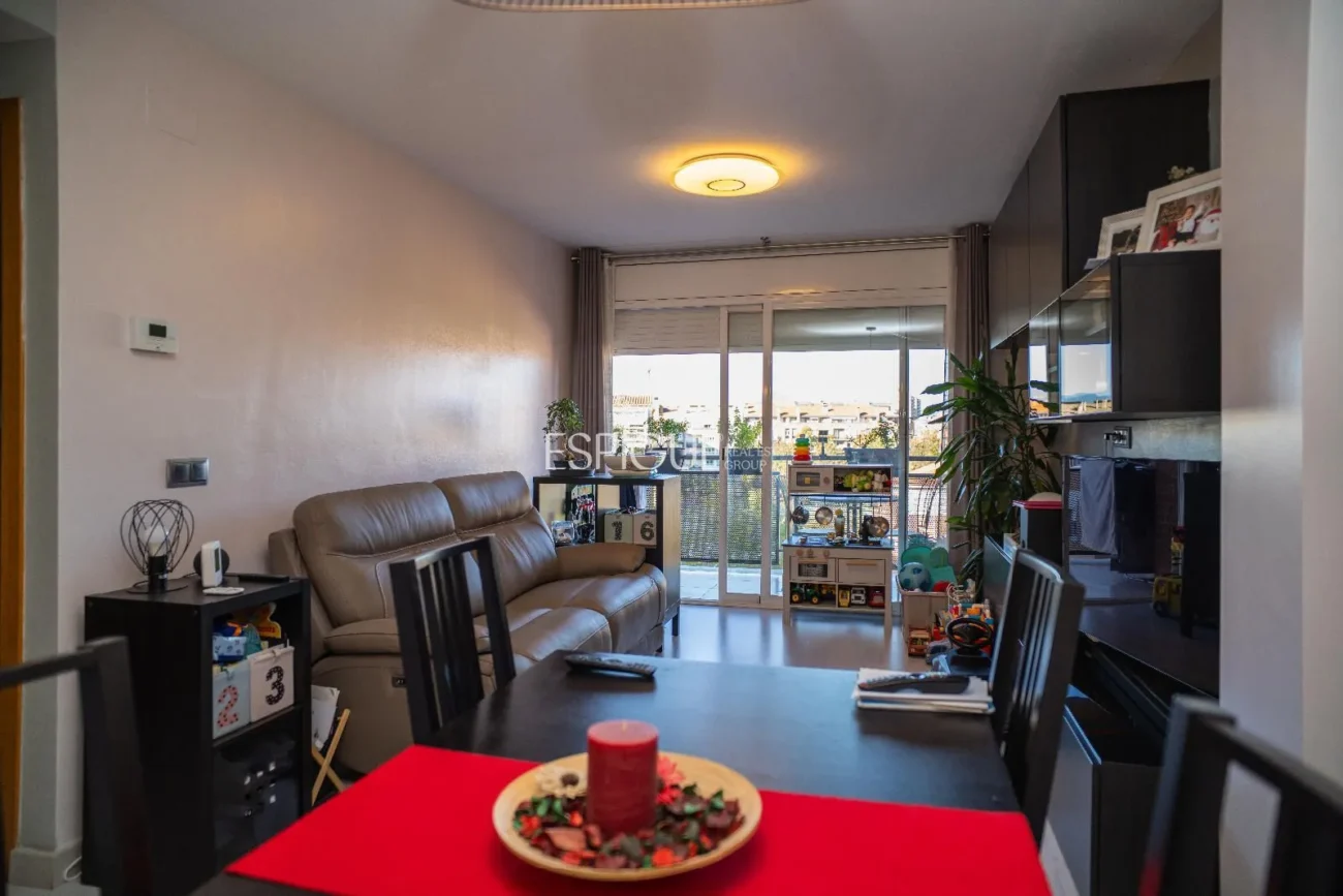 Helle Zweizimmerwohnung mit Terrasse im Zentrum von Girona