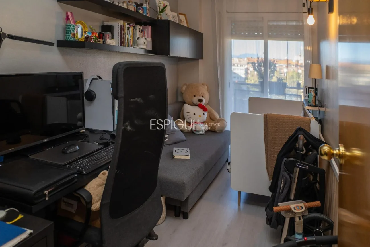 Helle Zweizimmerwohnung mit Terrasse im Zentrum von Girona