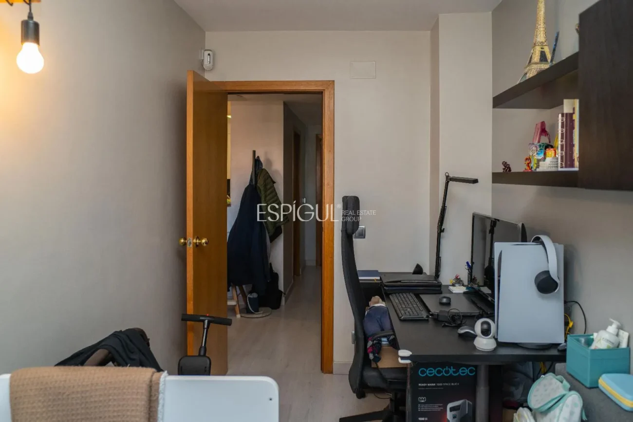 Helle Zweizimmerwohnung mit Terrasse im Zentrum von Girona