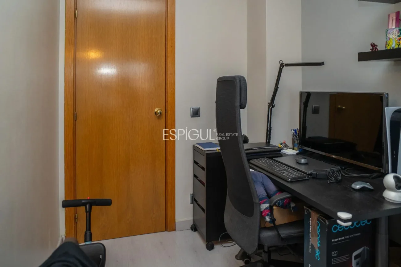 Helle Zweizimmerwohnung mit Terrasse im Zentrum von Girona